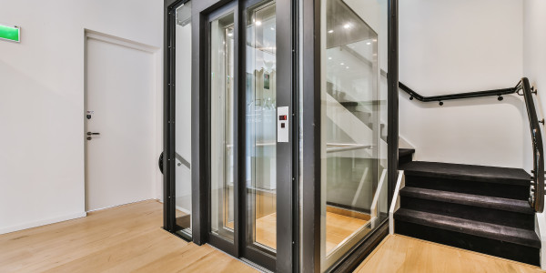 Diseño y Desarrollo de Proyectos Cocentaina · Instalación de Ascensor